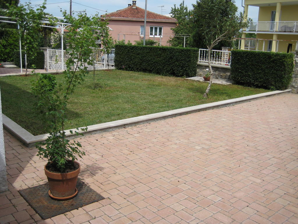 Apartments Carmelo Rovinj Exteriör bild