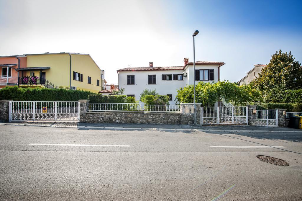 Apartments Carmelo Rovinj Exteriör bild